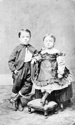 Porträt eines Bruders und einer Schwester